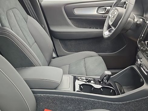 New 2026 Volvo XC40 B5 Ultra w/ Protection Package Premier image 6