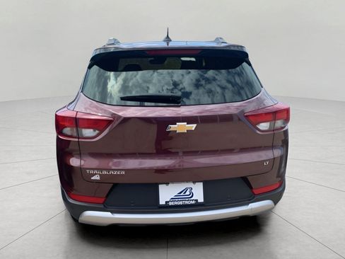 Used 2022 Chevrolet TrailBlazer LT w/ Convenience Package FWD image 6
