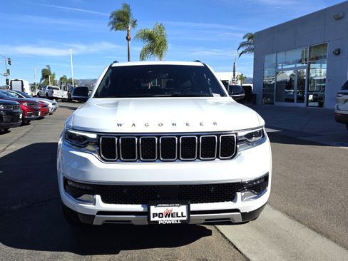 Certified 2025 Jeep Wagoneer Series II w/ 8-Passenger Seating Package image 7