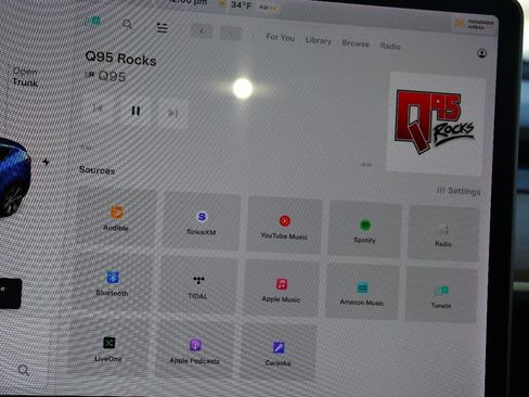 Used 2021 Tesla Model Y 2WD image 38