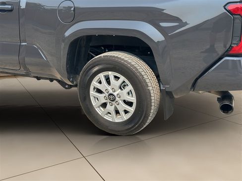 Used 2024 Toyota Tacoma SR5 AWD/4WD image 16
