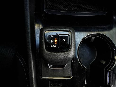 Used 2025 Nissan Rogue SV AWD/4WD image 24
