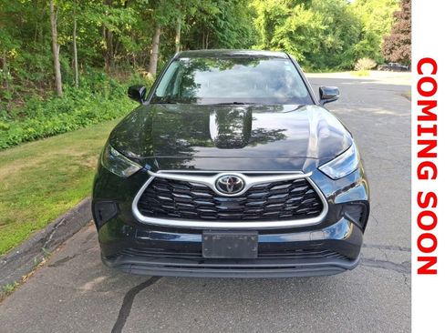 Used 2022 Toyota Highlander L AWD/4WD image 3