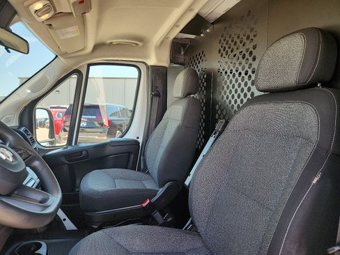 Used 2025 RAM ProMaster 2500 w/ U-Haul Equipment Group FWD image 12