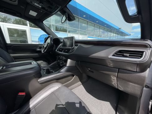 Used 2021 Chevrolet Tahoe Z71 w/ Luxury Package AWD/4WD image 30