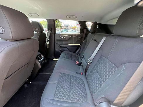 Used 2021 Chevrolet Blazer LT image 12