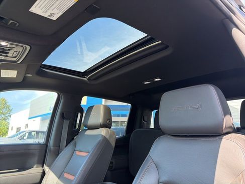 Used 2021 GMC Sierra 1500 AT4 w/ AT4 Premium Package AWD/4WD image 13