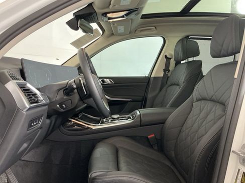 Certified 2025 BMW X7 xDrive40i w/ Premium Package AWD/4WD image 23