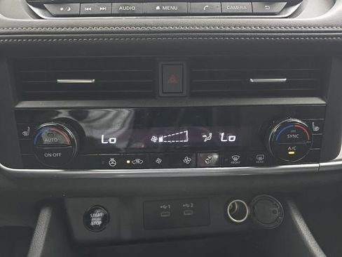 Used 2025 Nissan Rogue SV w/ SV Premium Package FWD image 24
