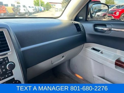Used 2005 Chrysler 300 C w/ Protection Group II RWD image 23