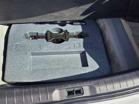 Used 2024 Nissan Altima 2.5 SV image 10