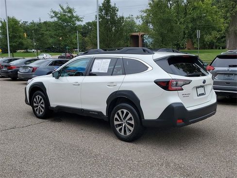 Used 2024 Subaru Outback Premium image 3
