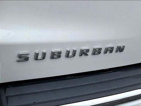 Used 2020 Chevrolet Suburban Premier AWD/4WD image 24