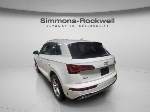 Used 2023 Audi Q5 2.0T Premium w/ Convenience Package AWD/4WD image 3