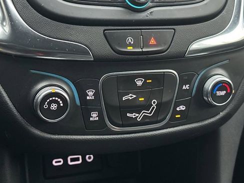 Used 2022 Chevrolet Equinox LT image 17