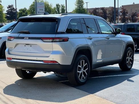 Used 2023 Jeep Grand Cherokee Limited AWD/4WD image 51