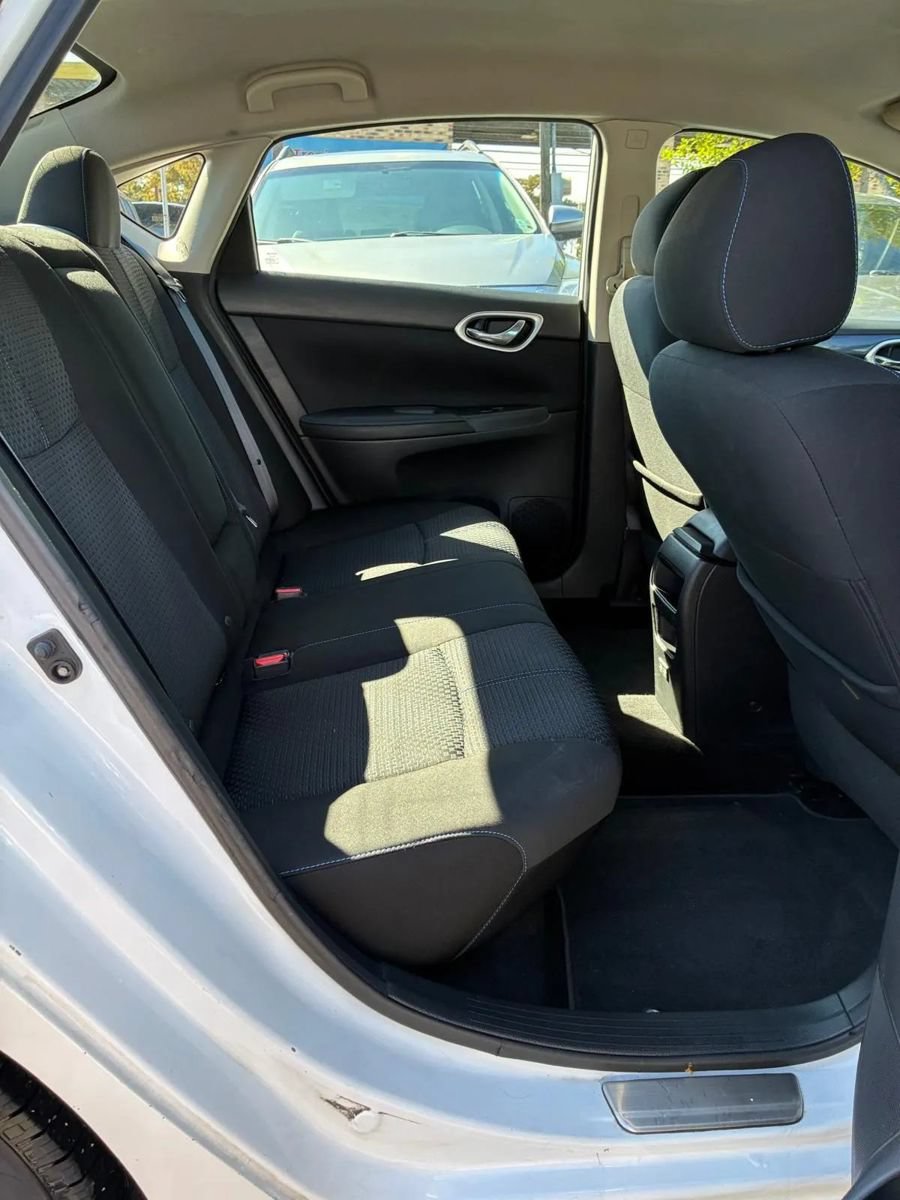 Used 2018 Nissan Sentra SR FWD image 12