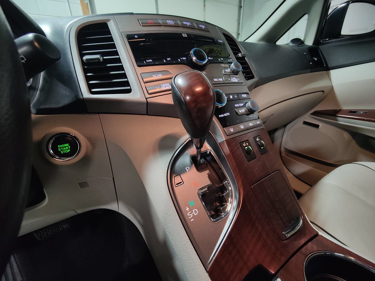 Used 2009 Toyota Venza FWD image 32