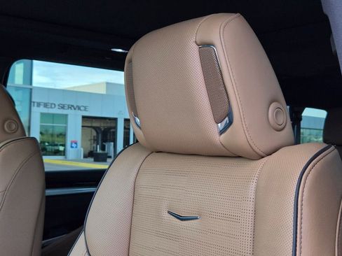 New 2026 Cadillac Escalade ESV Luxury image 12