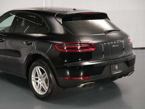 Used 2018 Porsche Macan AWD/4WD image 16