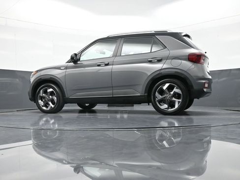 Certified 2022 Hyundai Venue Limited FWD image 30