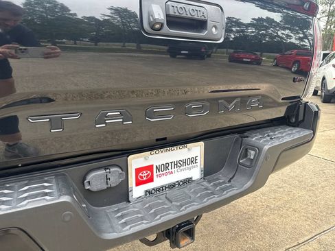 Certified 2022 Toyota Tacoma Limited w/ Nightshade Package AWD/4WD image 10