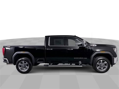 New 2026 GMC Sierra 2500 SLT w/ SLT Premium Package image 9