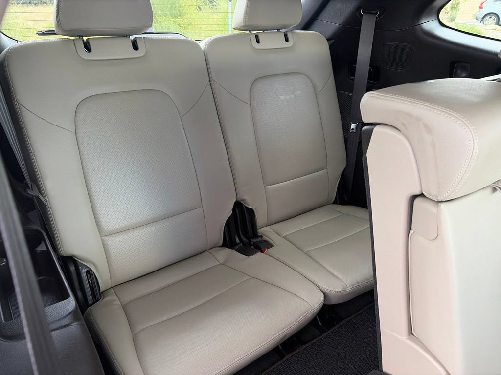 Used 2018 Hyundai Santa Fe FWD image 17