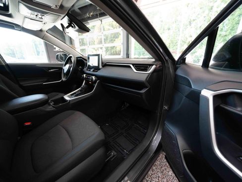 Used 2024 Toyota RAV4 XLE w/ Convenience Package FWD image 26