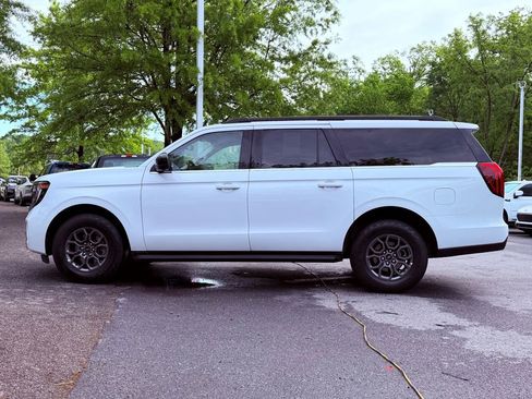 Used 2025 Ford Expedition Max Active AWD/4WD image 4