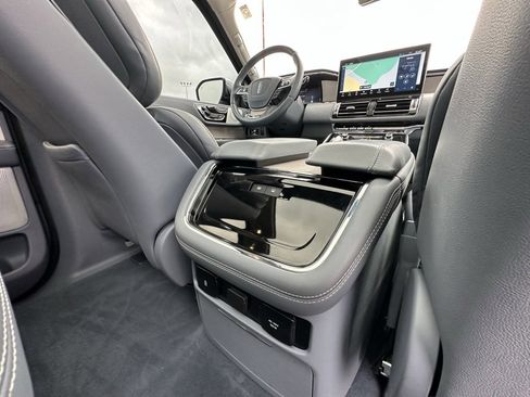 Used 2024 Lincoln Navigator L Black Label image 22