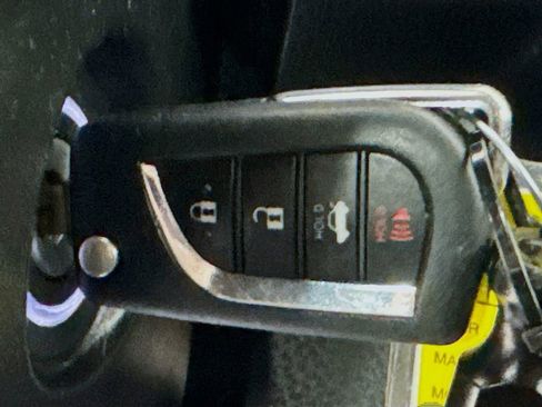 Used 2022 Toyota Camry LE FWD image 15