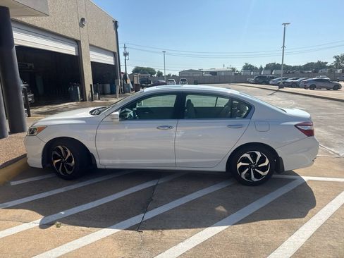 Used 2016 Honda Accord EX-L image 2