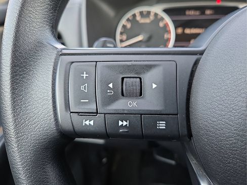 Used 2024 Nissan Rogue S FWD image 19