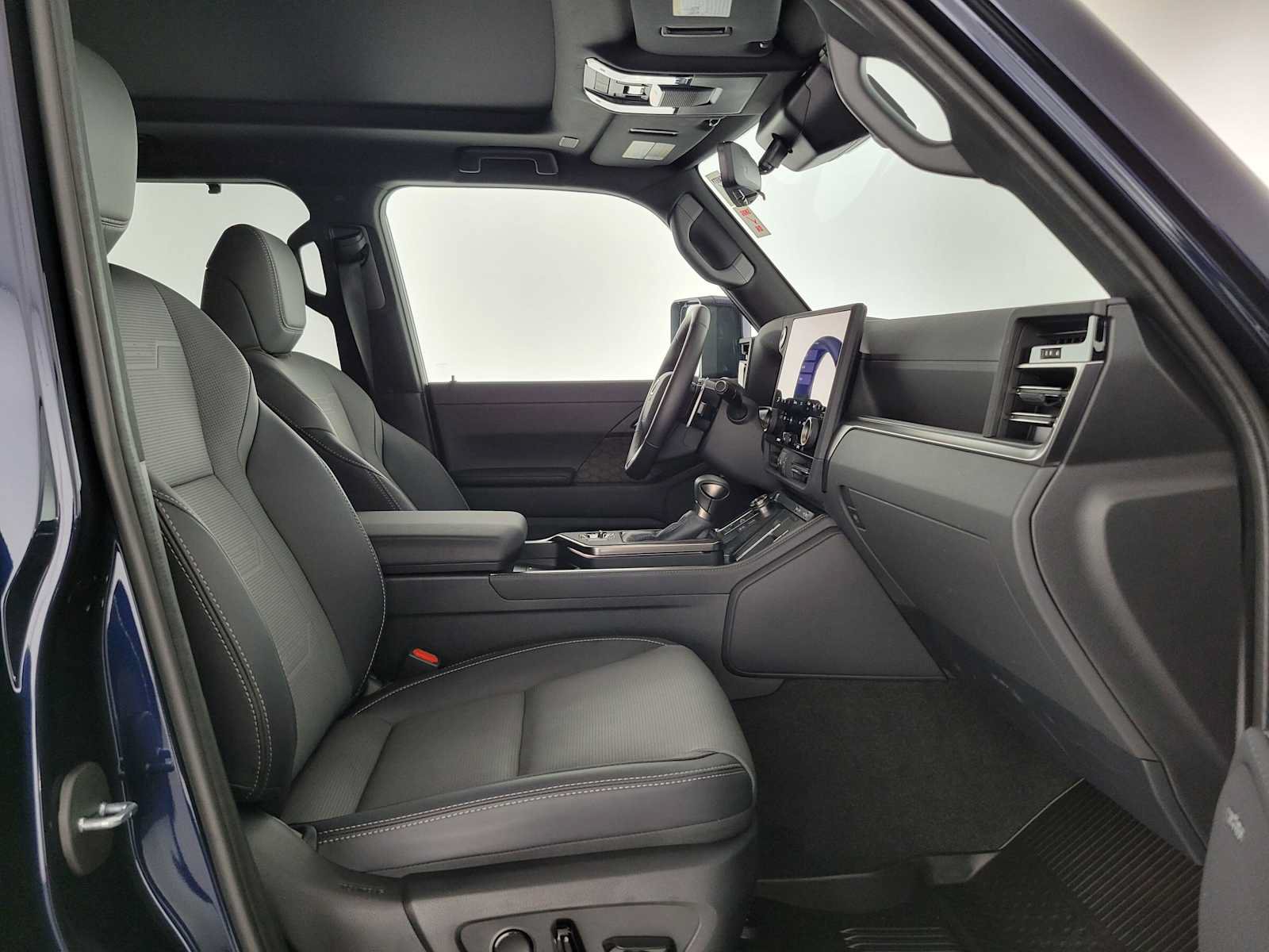 Used 2026 Lexus GX 550 w/ Cold Area Package AWD/4WD image 10