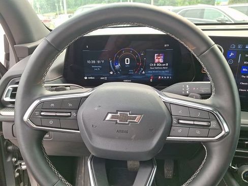 Used 2026 Chevrolet Traverse LT w/ Midnight/Sport Edition AWD/4WD image 4