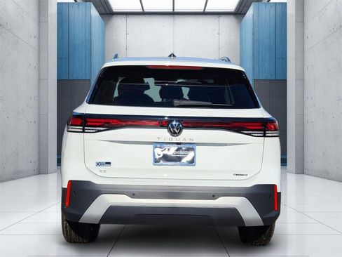 New 2026 Volkswagen Tiguan SE image 25