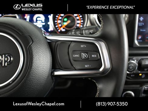 Used 2020 Jeep Wrangler Unlimited Sahara image 35