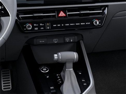 New 2025 Kia Niro EX Touring image 23
