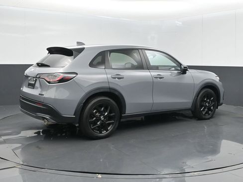 Used 2023 Honda HR-V Sport image 8