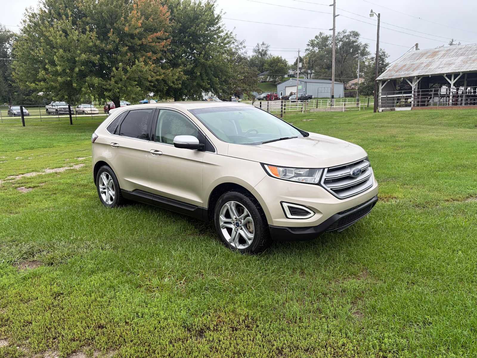 Used 2018 Ford Edge Titanium w/ Technology Package FWD image 5