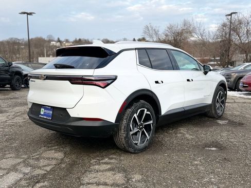 New 2026 Chevrolet Equinox EV LT image 6