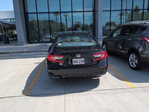 Used 2018 Honda Accord LX image 3
