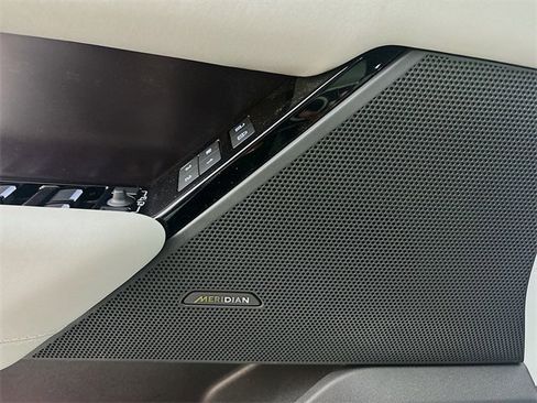 Used 2026 Land Rover Range Rover Velar Dynamic SE image 21