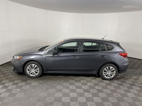 Used 2018 Subaru Impreza 2.0i image 3