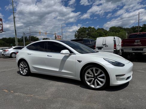 Used 2019 Tesla Model 3 Standard Range Plus image 3