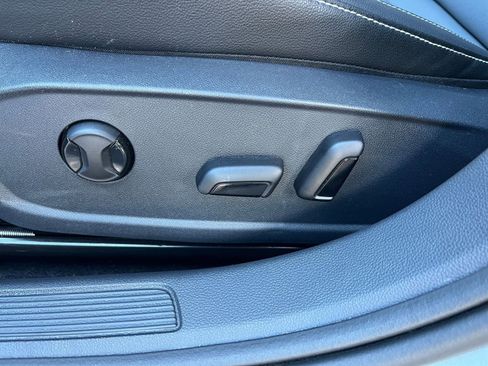 Used 2025 Volkswagen Jetta SE image 22