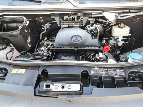 Used 2024 Mercedes-Benz Sprinter 2500 image 24