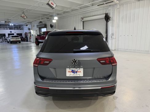 Used 2022 Volkswagen Tiguan SE image 4