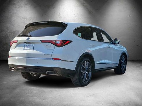 Used 2023 Acura MDX SH-AWD w/ Technology Package image 3